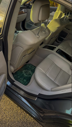 سجادة سيارة "رونق" – لمسة فاخرة شرقية ( اربع قطع كاملة للسيارة ) مناسبة لجميع انواع السيارات